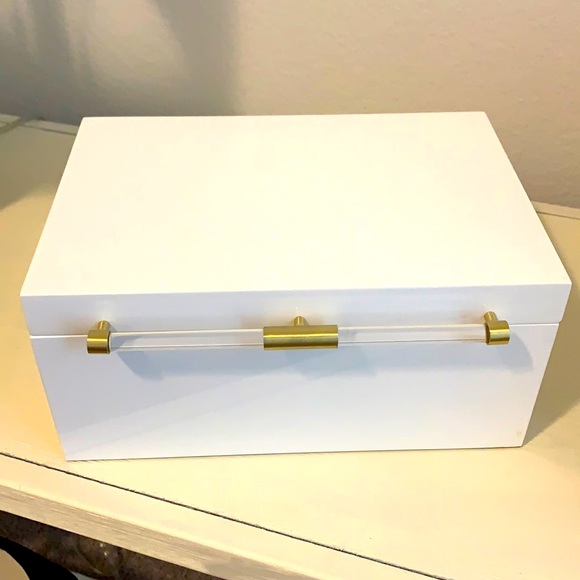 Kendra Scott jewelry box